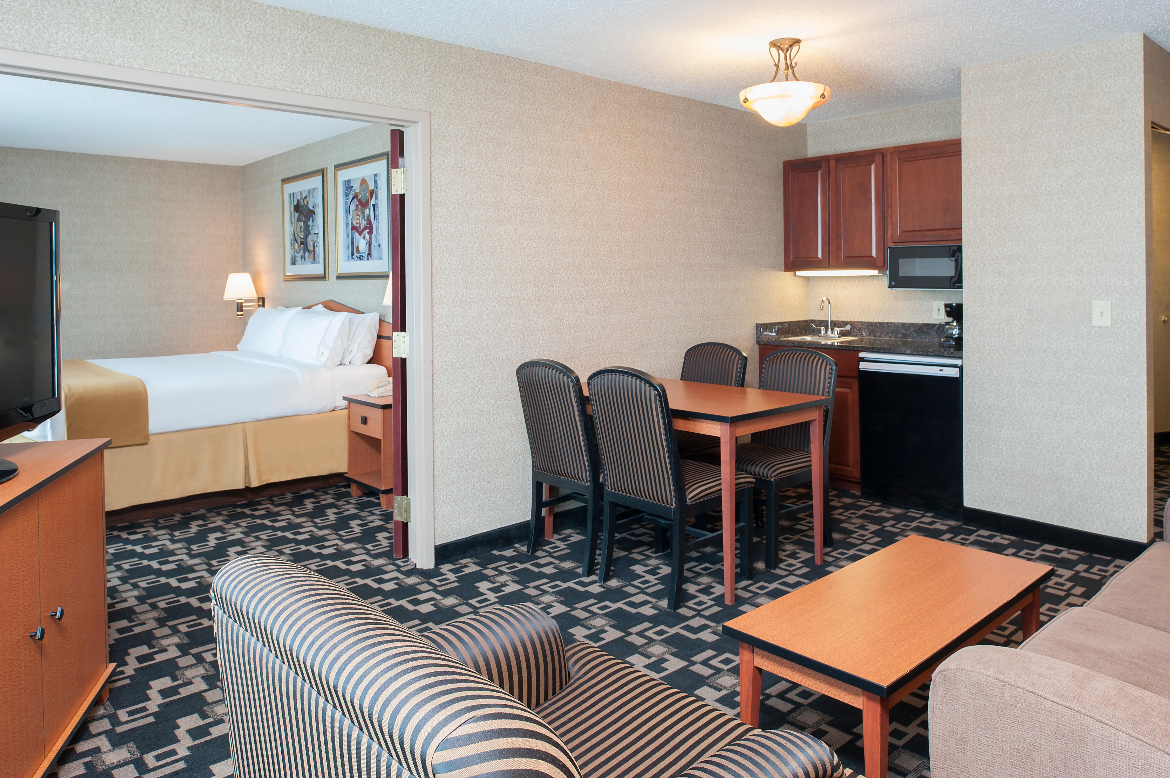 Holiday Inn Express Hotel & Suites Greenwood Exteriér fotografie