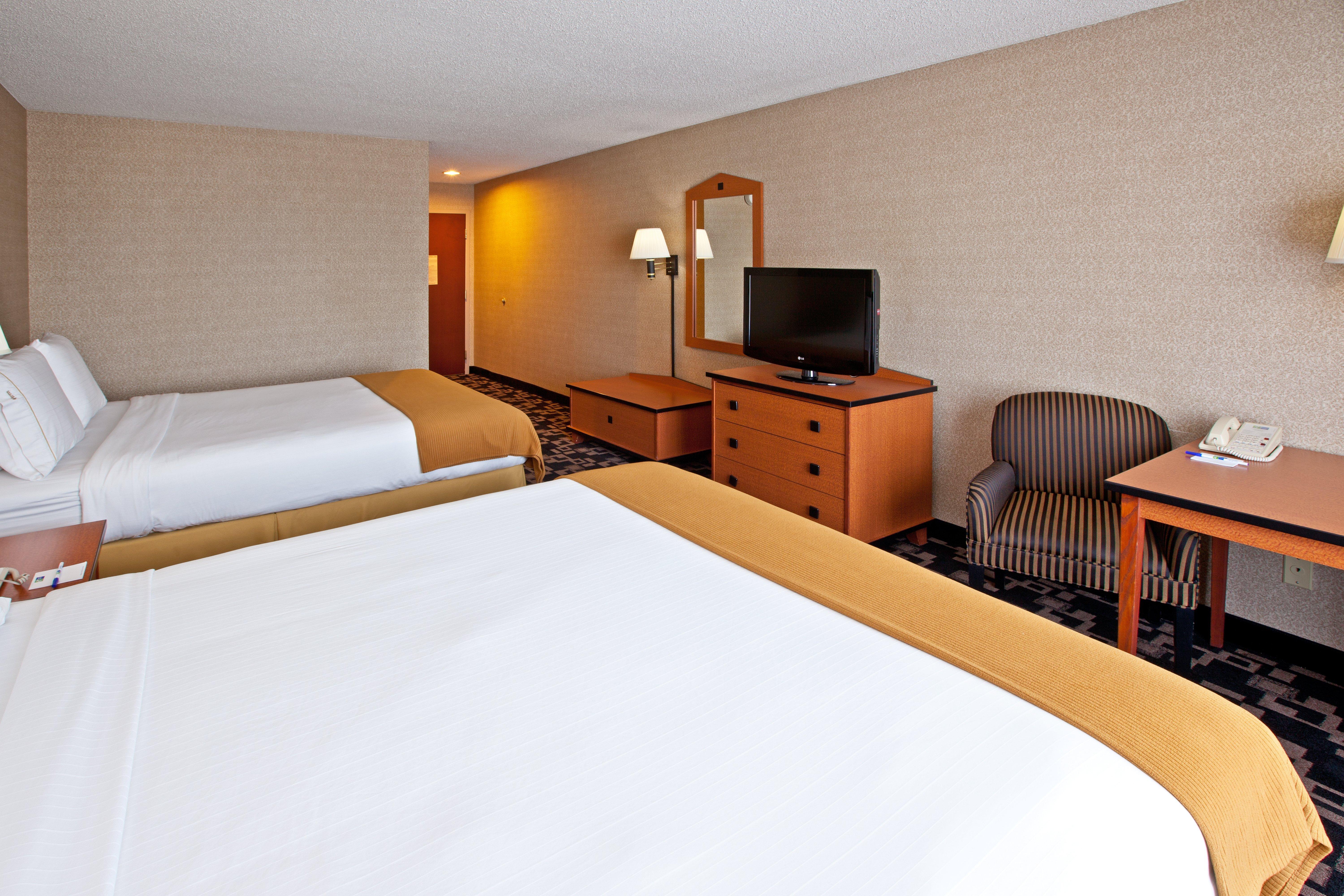Holiday Inn Express Hotel & Suites Greenwood Pokoj fotografie