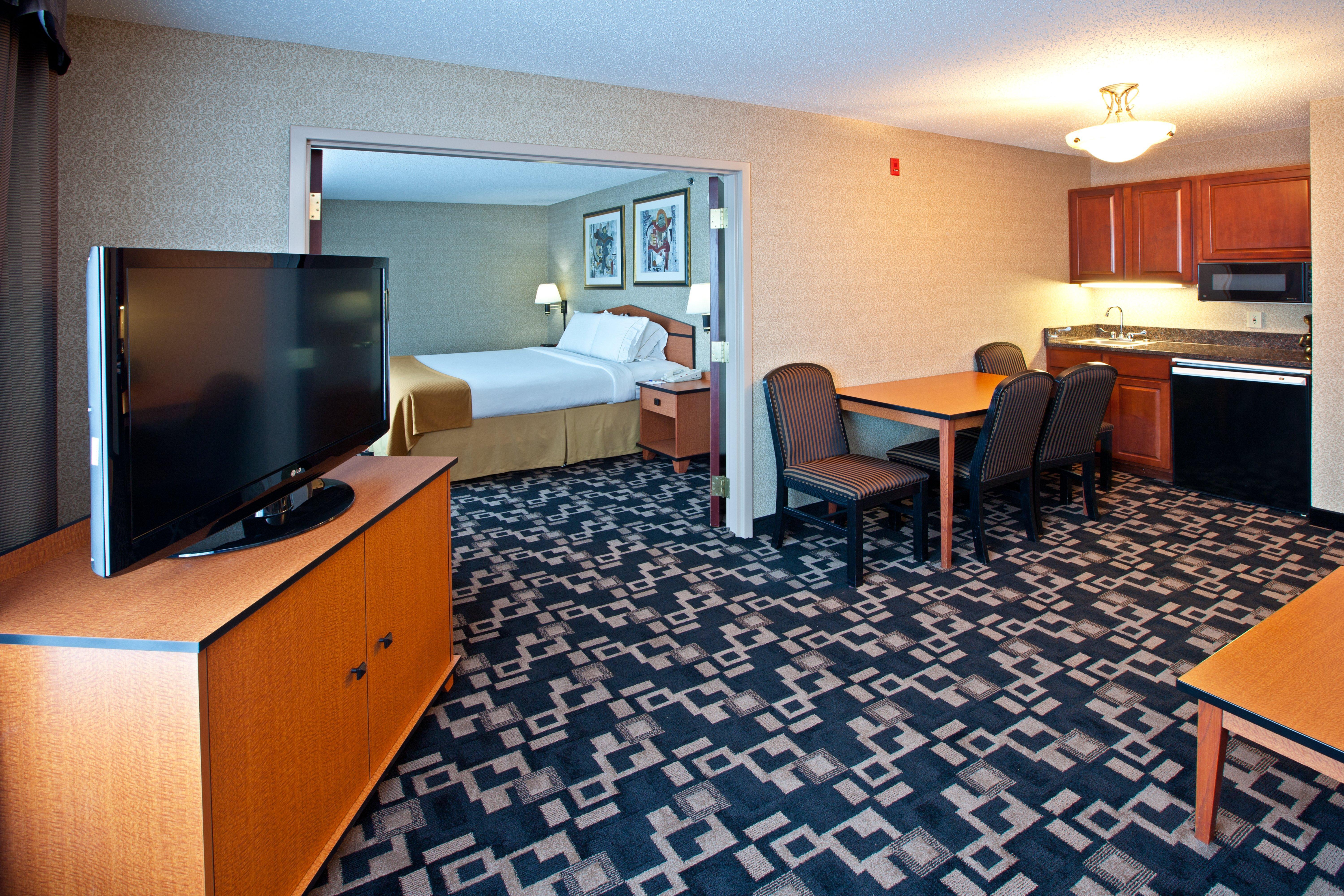 Holiday Inn Express Hotel & Suites Greenwood Pokoj fotografie