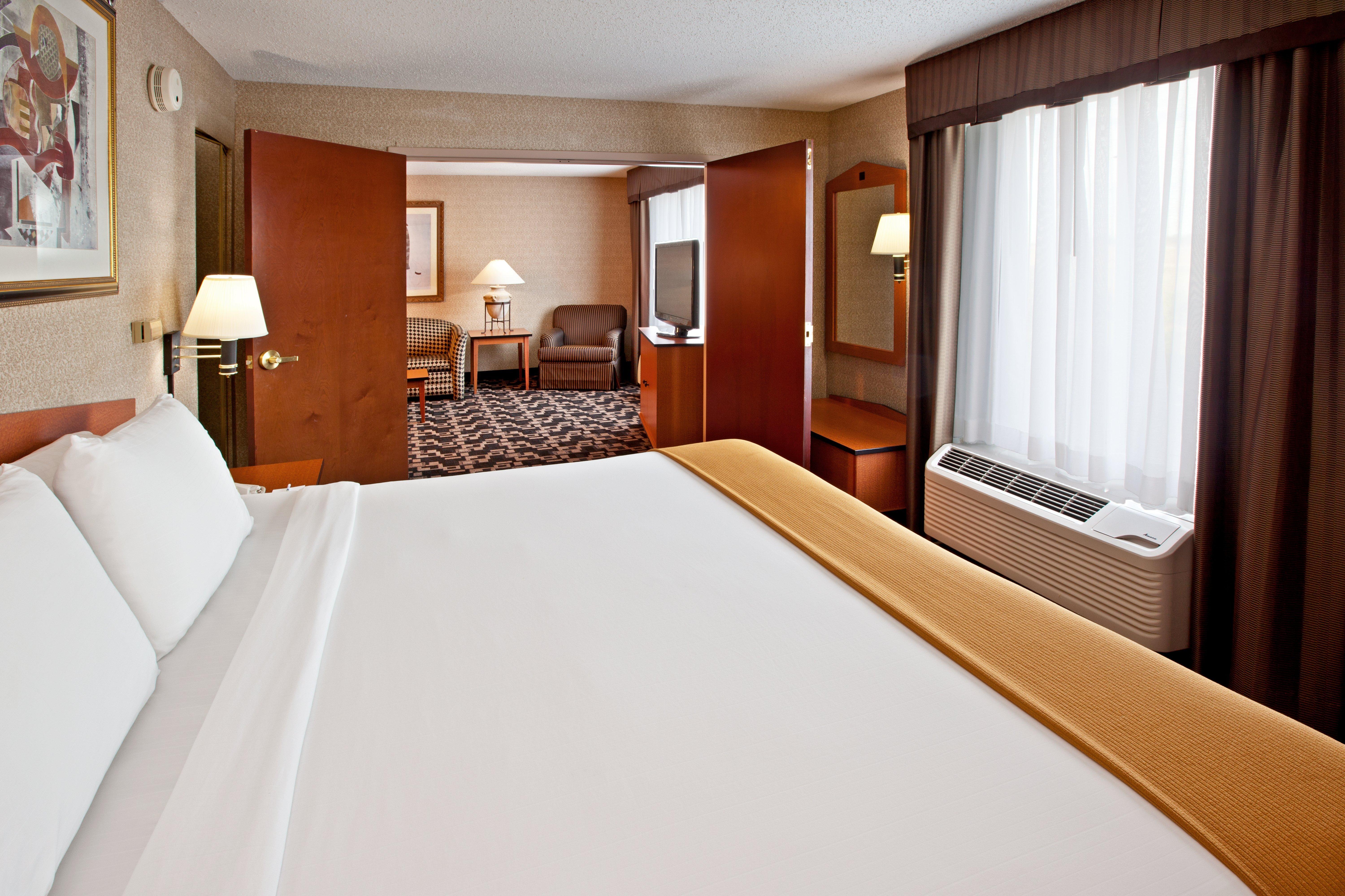 Holiday Inn Express Hotel & Suites Greenwood Pokoj fotografie